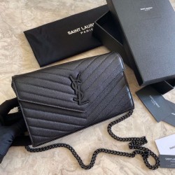 Portafoglio con catena YSL Saint Laurent con busta a catena in pelle martellata nera nera hardware