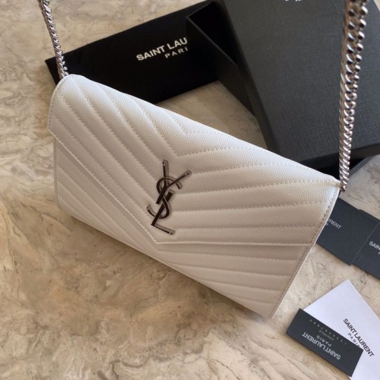 Replica Portafoglio a catena busta con monogramma YSL Saint Laurent in pelle martellata bianco Replica Portafoglio a catena busta con monogramma YSL Saint Laurent in pelle martellata bianco
