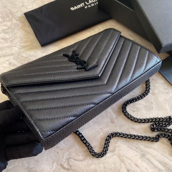 Replica Portafoglio con catena YSL Saint Laurent con busta a catena in pelle martellata nera nera hardware Replica Portafoglio con catena YSL Saint Laurent con busta a catena in pelle martellata nera nera hardware