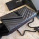Replica Portafoglio con catena YSL Saint Laurent con busta a catena in pelle martellata nera nera hardware Replica Portafoglio con catena YSL Saint Laurent con busta a catena in pelle martellata nera nera hardware