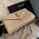 Replica Portafoglio con catena YSL Saint Laurent con busta a catena in pelle martellata color albicocca