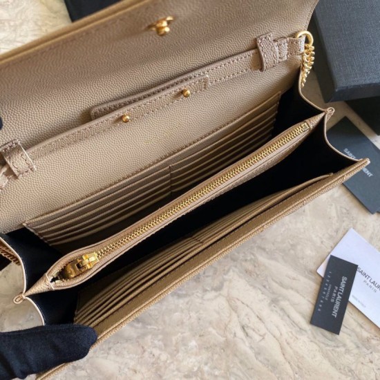 Replica Portafoglio con catena YSL Saint Laurent con busta a catena in pelle martellata color albicocca