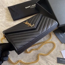 Portafoglio con catena YSL Saint Laurent con busta a catena in pelle martellata Hardware nero oro