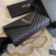 Replica Portafoglio con catena YSL Saint Laurent con busta a catena in pelle martellata Hardware nero oro Replica Portafoglio con catena YSL Saint Laurent con busta a catena in pelle martellata Hardware nero oro