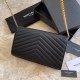 Replica Portafoglio con catena YSL Saint Laurent con busta a catena in pelle martellata Hardware nero oro Replica Portafoglio con catena YSL Saint Laurent con busta a catena in pelle martellata Hardware nero oro
