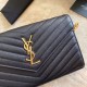 Replica Portafoglio con catena YSL Saint Laurent con busta a catena in pelle martellata Hardware nero oro Replica Portafoglio con catena YSL Saint Laurent con busta a catena in pelle martellata Hardware nero oro