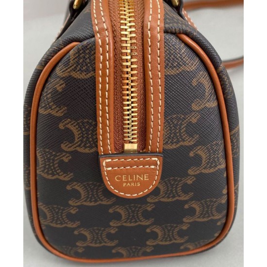 Replica Celine Small Boston In Tela Triomphe Caffè Replica Celine Small Boston In Tela Triomphe Caffè