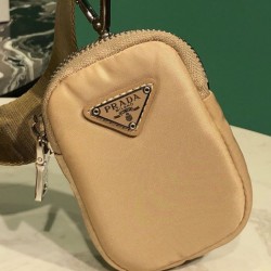 Prada Borsa a spalla imbottita in nylon 1BC151
