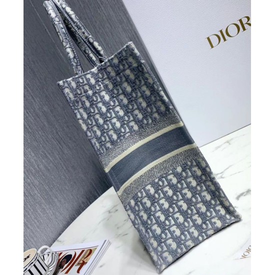 Replica Tote libro Christian Dior con ricamo obliquo Dior grigio Replica Tote libro Christian Dior con ricamo obliquo Dior grigio