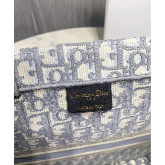 Replica Tote libro Christian Dior con ricamo obliquo Dior grigio Replica Tote libro Christian Dior con ricamo obliquo Dior grigio