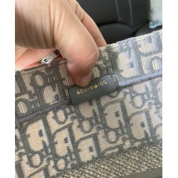 Borsa tote Christian Dior con ricamo obliquo Dior grigia Borsa tote Christian Dior con ricamo obliquo Dior grigia