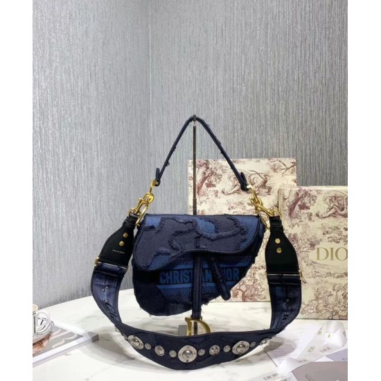 Replica Borsa di tela ricamata mimetica con sella Christian Dior Replica Borsa di tela ricamata mimetica con sella Christian Dior