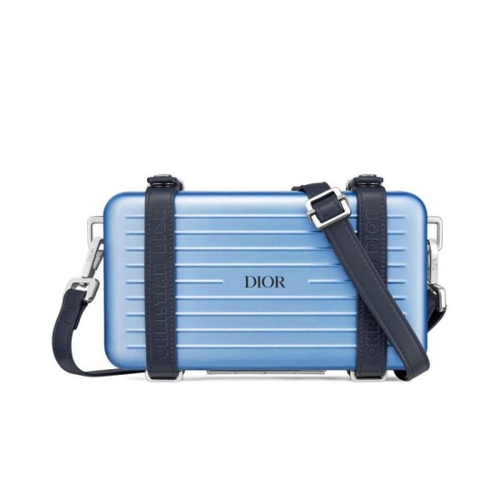 Replica Christian Dior e Rimowa Frizione personale in alluminio su cinturino blu Replica Christian Dior e Rimowa Frizione personale in alluminio su cinturino blu