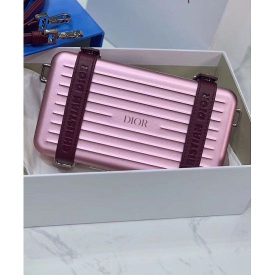 Replica Christian Dior e Rimowa Clutch in alluminio con cinturino rosa Replica Christian Dior e Rimowa Clutch in alluminio con cinturino rosa