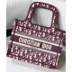 Replica Borsa tote Christian Dior Mini Book Borsa di tela ricamata obliqua originale Dior rossa Replica Borsa tote Christian Dior Mini Book Borsa di tela ricamata obliqua originale Dior rossa