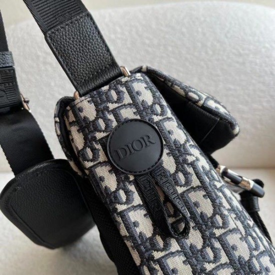 Replica Borsa a tracolla jacquard Dior Explorer Dior Oblique nera Replica Borsa a tracolla jacquard Dior Explorer Dior Oblique nera