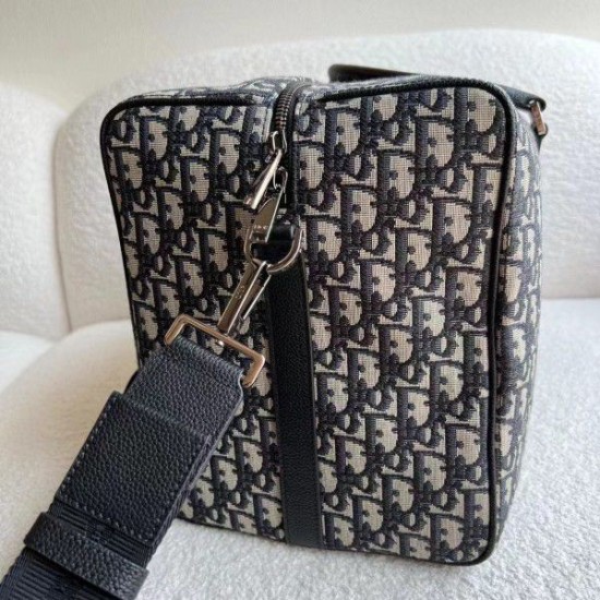 Replica Borsa Dior Lingot 50 Duffle Oblique Jacquard Nera Replica Borsa Dior Lingot 50 Duffle Oblique Jacquard Nera