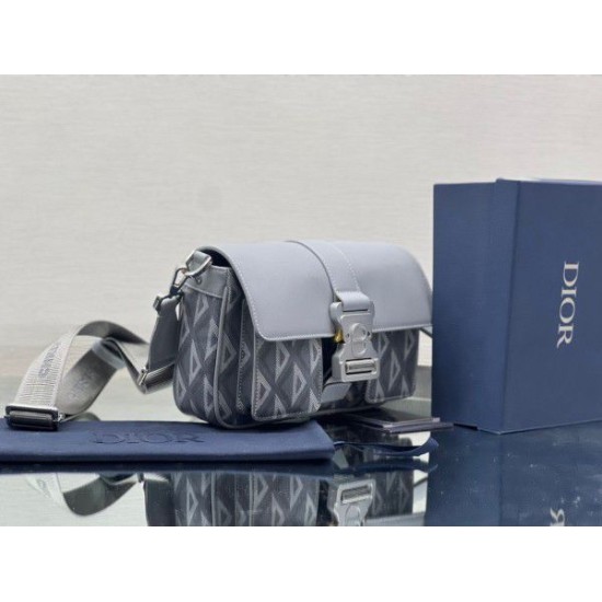 Replica Dior Hit the Road CD Diamond Canvas Messenger Borsa da uomo grigia Replica Dior Hit the Road CD Diamond Canvas Messenger Borsa da uomo grigia