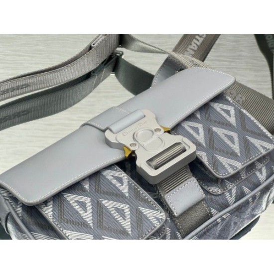 Replica Dior Hit the Road CD Diamond Canvas Messenger Borsa da uomo grigia Replica Dior Hit the Road CD Diamond Canvas Messenger Borsa da uomo grigia