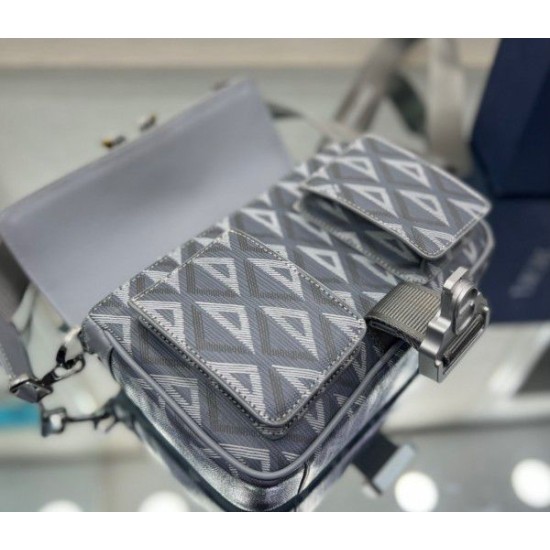 Replica Dior Hit the Road CD Diamond Canvas Messenger Borsa da uomo grigia Replica Dior Hit the Road CD Diamond Canvas Messenger Borsa da uomo grigia