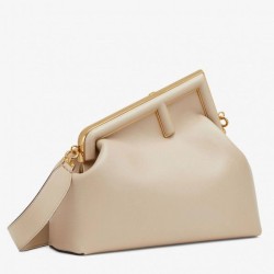 Borsa Fendi First Medium in Nappa Beige