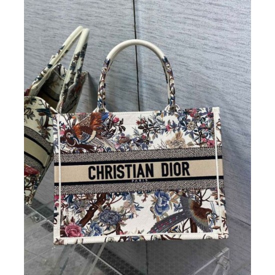 Replica Christian Dior Medium Dior Book Tote Crema Replica Christian Dior Medium Dior Book Tote Crema
