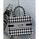 Replica Christian Dior Piccola borsa a libro Dior nera Replica Christian Dior Piccola borsa a libro Dior nera