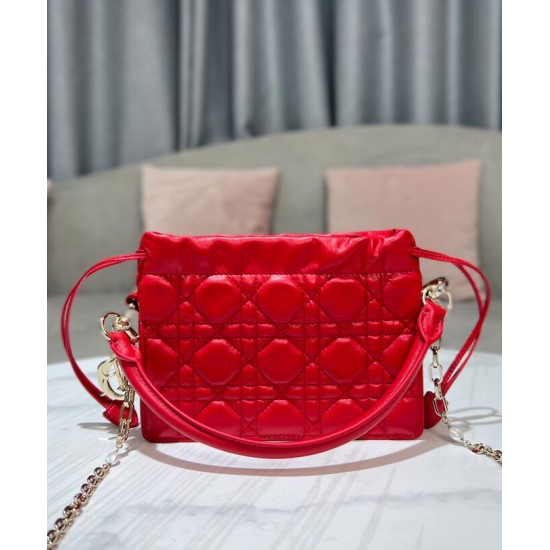 Replica Mini borsa Dior Lady Dior con manico superiore con coulisse S0981 rossa Replica Mini borsa Dior Lady Dior con manico superiore con coulisse S0981 rossa