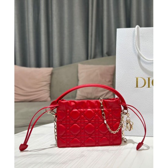 Replica Mini borsa Dior Lady Dior con manico superiore con coulisse S0981 rossa Replica Mini borsa Dior Lady Dior con manico superiore con coulisse S0981 rossa