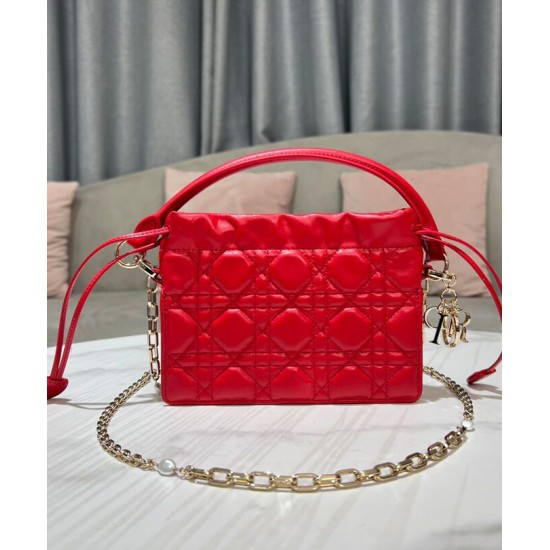 Replica Mini borsa Dior Lady Dior con manico superiore con coulisse S0981 rossa Replica Mini borsa Dior Lady Dior con manico superiore con coulisse S0981 rossa