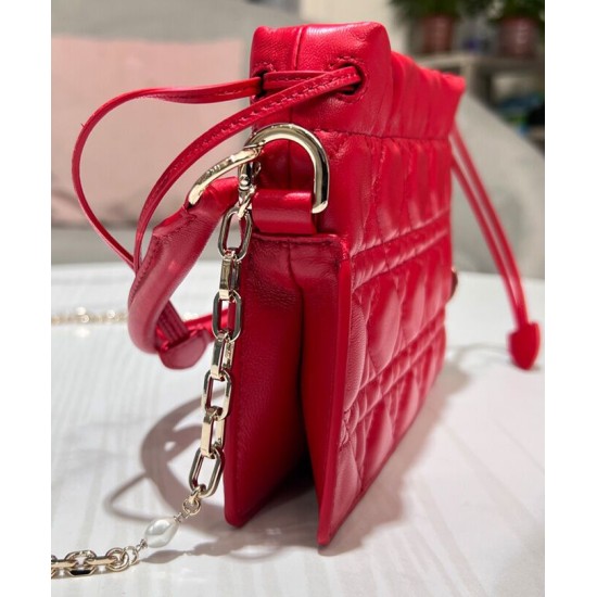 Replica Mini borsa Dior Lady Dior con manico superiore con coulisse S0981 rossa Replica Mini borsa Dior Lady Dior con manico superiore con coulisse S0981 rossa