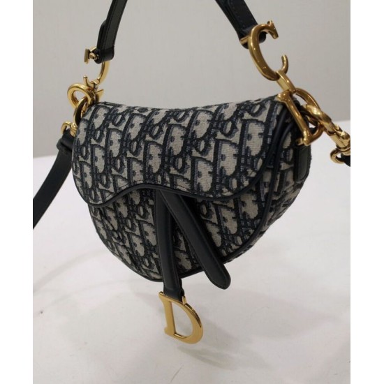 Replica Borsa Christian Dior Mini Saddle Con Tracolla Blu Scuro Replica Borsa Christian Dior Mini Saddle Con Tracolla Blu Scuro