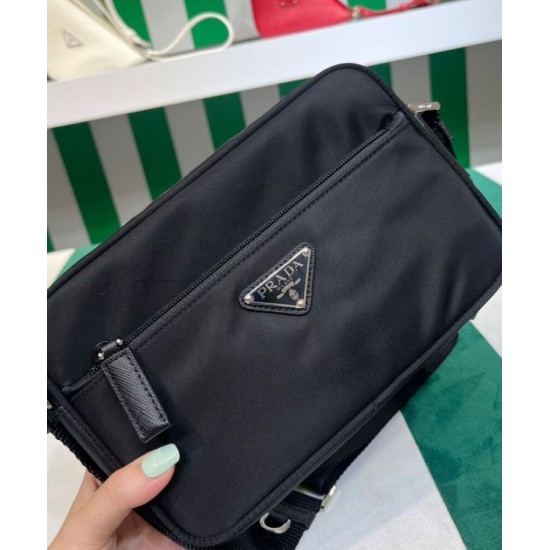 Replica Borsa a tracolla Prada Re-Nylon 1BC167 nera Replica Borsa a tracolla Prada Re-Nylon 1BC167 nera