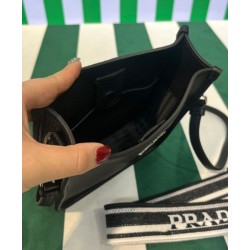 Mini borsa a tracolla Prada 1BH191 nera