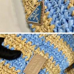 Prada Borsa tote grande in rafia blu