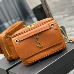 Borsa fotografica YSL Saint Laurent Niki in pelle liscia Cognac