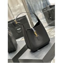 YSL Saint Laurent Le 5 À 7 Cassandre Hobo Borsa Secchiello Morbida Piccola Pelle Liscia Nera YSL Saint Laurent Le 5 À 7 Cassandre Hobo Borsa Secchiello Morbida Piccola Pelle Liscia Nera