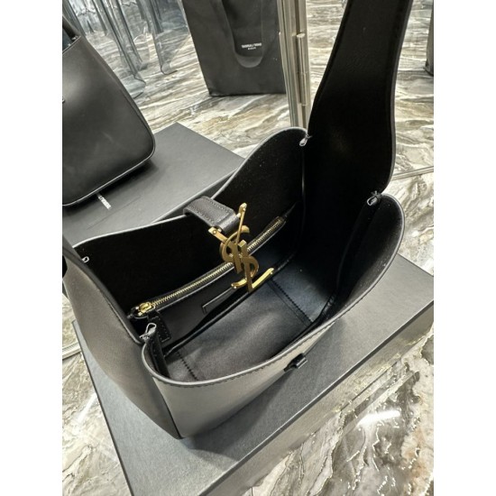 Replica YSL Saint Laurent Le 5 À 7 Cassandre Hobo Borsa Secchiello Morbida Piccola Pelle Liscia Nera Replica YSL Saint Laurent Le 5 À 7 Cassandre Hobo Borsa Secchiello Morbida Piccola Pelle Liscia Nera