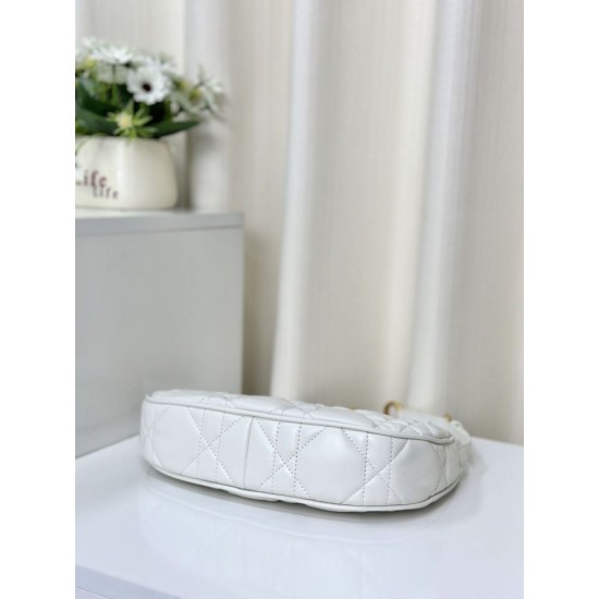 Replica Christian Dior CD Lounge Bag Supple Macrocannage Bianco Replica Christian Dior CD Lounge Bag Supple Macrocannage Bianco