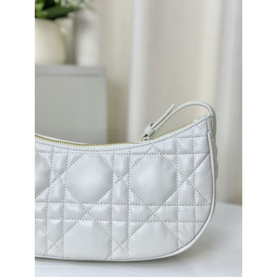 Replica Christian Dior CD Lounge Bag Supple Macrocannage Bianco Replica Christian Dior CD Lounge Bag Supple Macrocannage Bianco