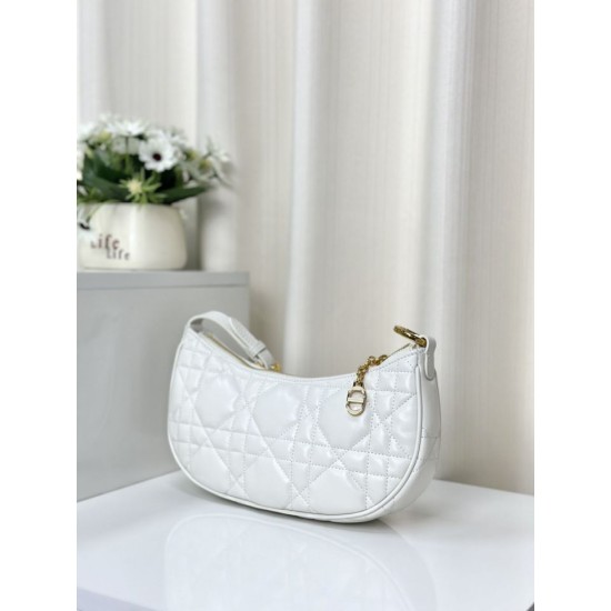 Replica Christian Dior CD Lounge Bag Supple Macrocannage Bianco Replica Christian Dior CD Lounge Bag Supple Macrocannage Bianco