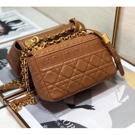 Replica Borsa Caro piccola Christian Dior Cannage in pelle di vitello marrone Replica Borsa Caro piccola Christian Dior Cannage in pelle di vitello marrone