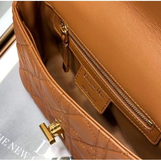 Replica Borsa Caro piccola Christian Dior Cannage in pelle di vitello marrone Replica Borsa Caro piccola Christian Dior Cannage in pelle di vitello marrone