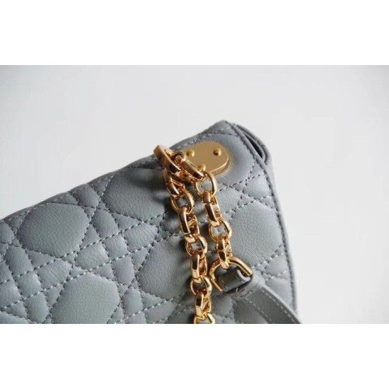 Replica Borsa Caro piccola Christian Dior in pelle di vitello Cannage Blu nuvola Replica Borsa Caro piccola Christian Dior in pelle di vitello Cannage Blu nuvola