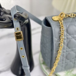 Christian Dior Borsa Dior Caro grande azzurro
