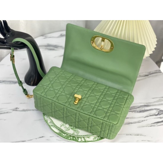 Replica Borsa Christian Dior Grande Dior Caro Verde Replica Borsa Christian Dior Grande Dior Caro Verde
