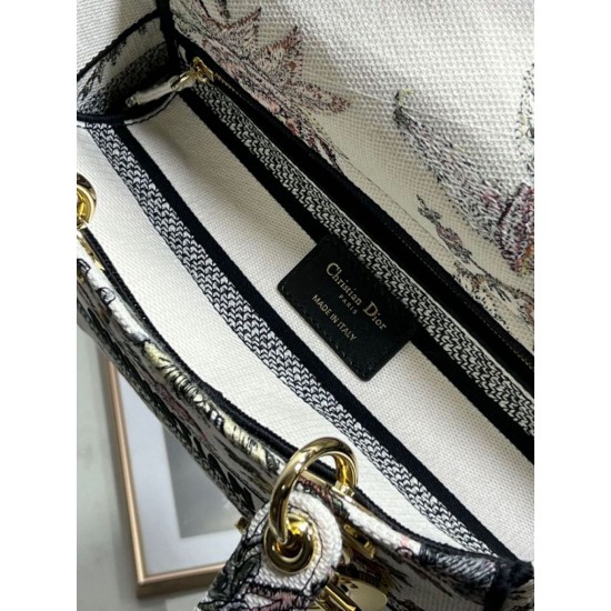 Replica Borsa Christian Dior Medium Lady D-Lite Jardin Botanique Ricamo Bianco Replica Borsa Christian Dior Medium Lady D-Lite Jardin Botanique Ricamo Bianco