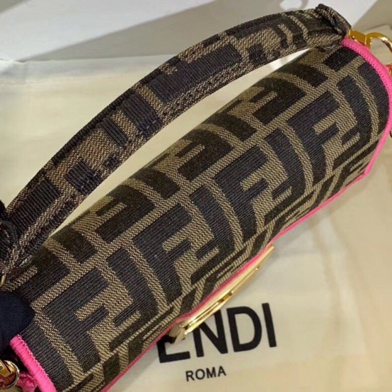 Replica Borsa Fendi Mini Baguette In Tessuto FF Con Finiture Fucsia Replica Borsa Fendi Mini Baguette In Tessuto FF Con Finiture Fucsia