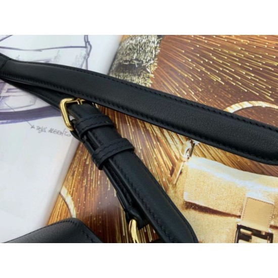 Replica Borsa Hobo Fendi Croissant Piccola Nera Replica Borsa Hobo Fendi Croissant Piccola Nera