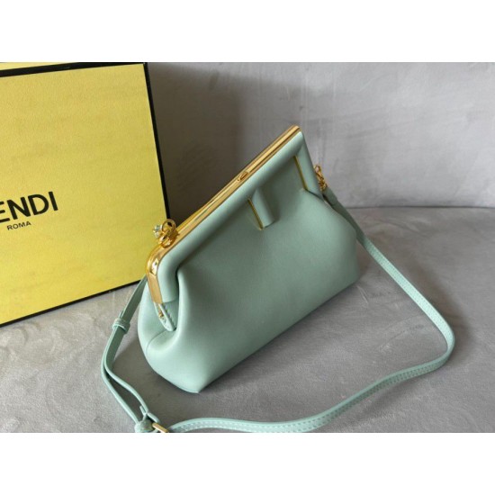 Replica Borsa Fendi First Piccola Verde Replica Borsa Fendi First Piccola Verde